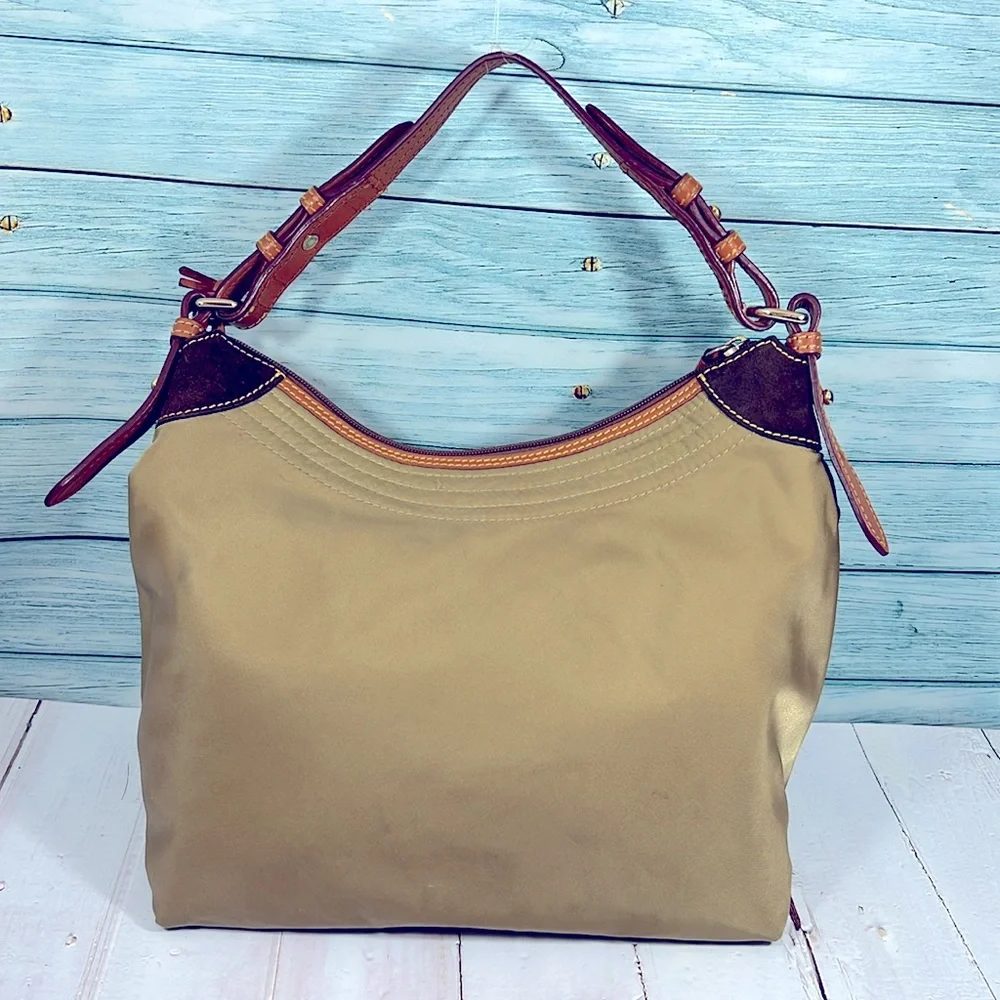 🦆 DOONEY & BOURKE KHAKI NYLON ERICA DUCK EMBROIDERED LEATHER SHOULDER BAG
